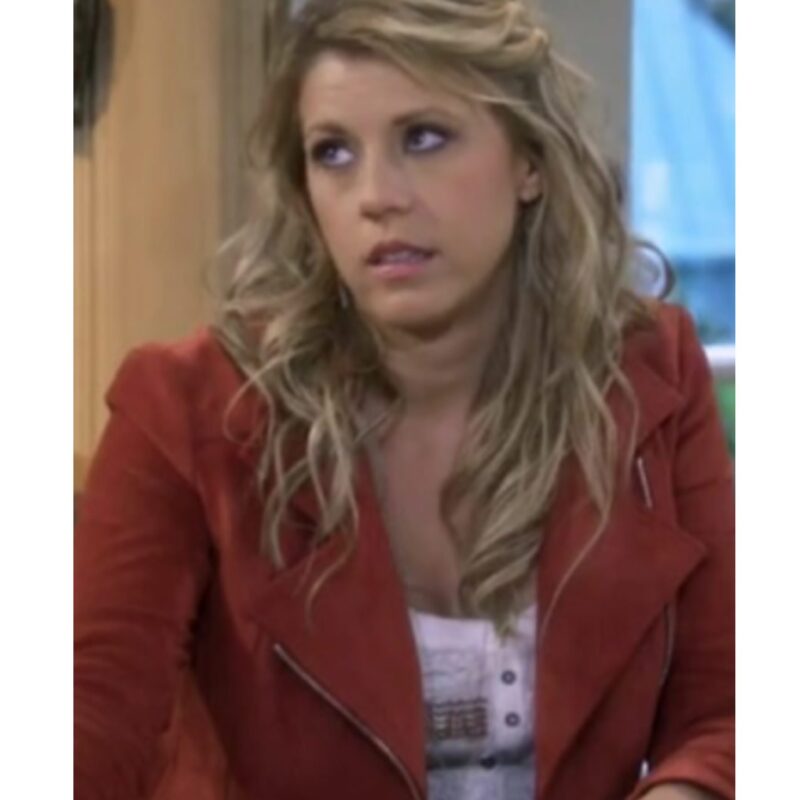 Fuller House Season 2 Jodie Sweetin Jacket